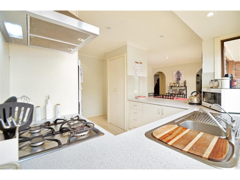 1 Equestrian Drive, Woodcroft SA 5162