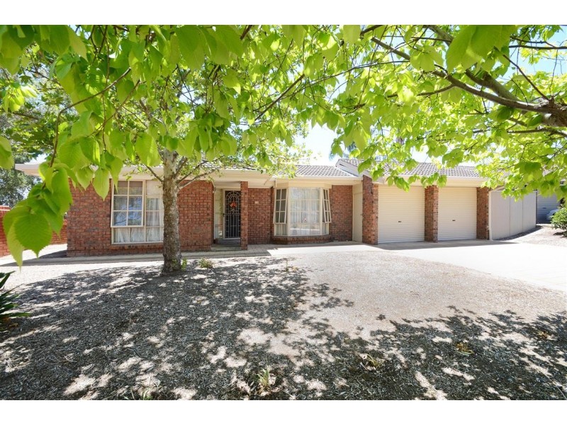 1 Equestrian Drive, Woodcroft SA 5162