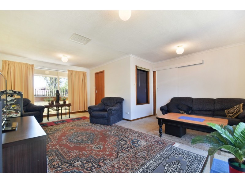 2 Cranborne Crescent, Morphett Vale SA 5162