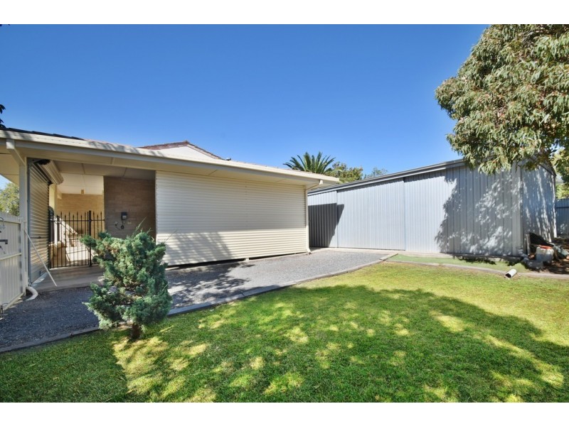 2 Cranborne Crescent, Morphett Vale SA 5162