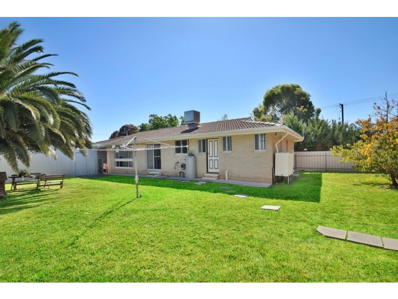 2 Cranborne Crescent, Morphett Vale SA 5162