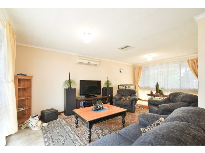 2 Cranborne Crescent, Morphett Vale SA 5162