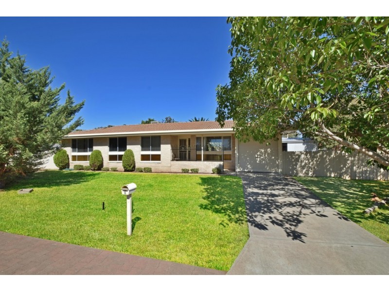 2 Cranborne Crescent, Morphett Vale SA 5162