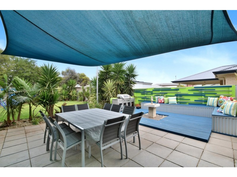 18 Harvey Crescent, Aldinga Beach SA 5173