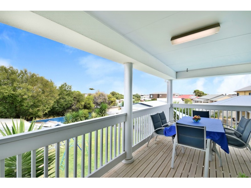18 Harvey Crescent, Aldinga Beach SA 5173