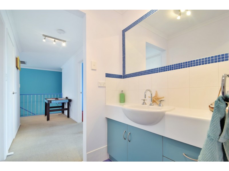 18 Harvey Crescent, Aldinga Beach SA 5173