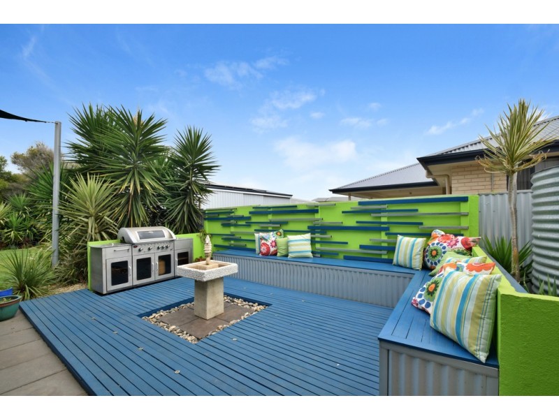 18 Harvey Crescent, Aldinga Beach SA 5173