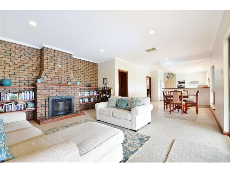 39 Dressage Avenue, Woodcroft SA 5162