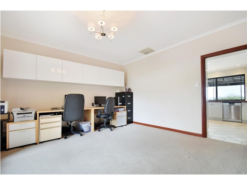 39 Dressage Avenue, Woodcroft SA 5162