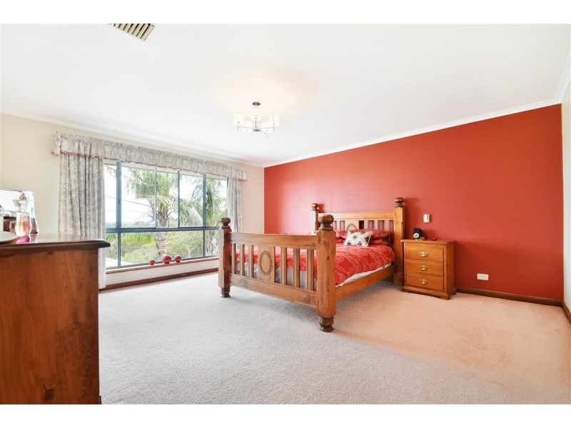 39 Dressage Avenue, Woodcroft SA 5162