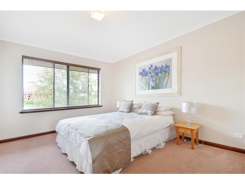 39 Dressage Avenue, Woodcroft SA 5162