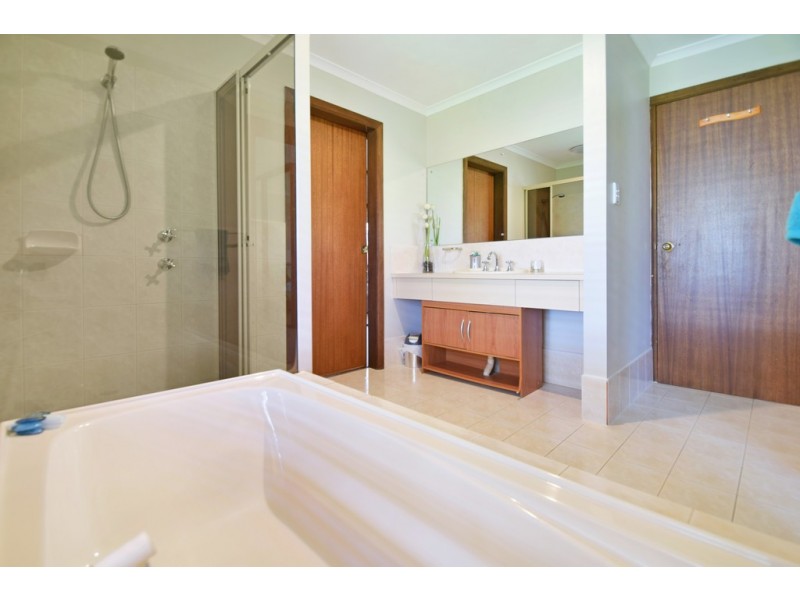 33 Wootoona Avenue, Christies Beach SA 5165