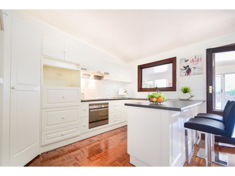 15 Minchinbury Terrace, Marion SA 5043