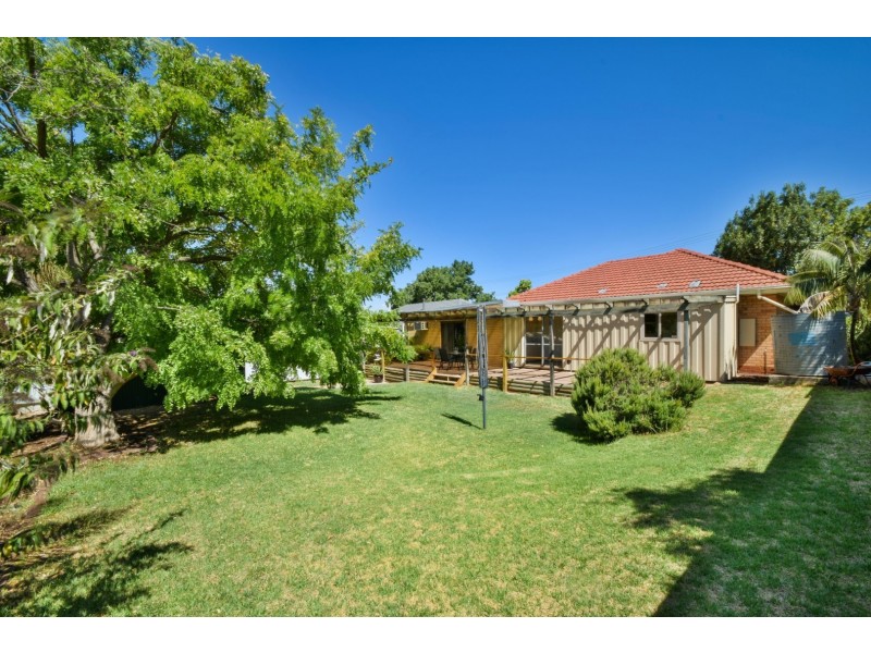 1 Emerald Road, Morphett Vale SA 5162