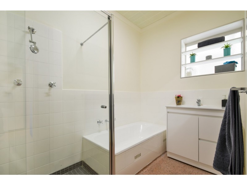 1 Emerald Road, Morphett Vale SA 5162