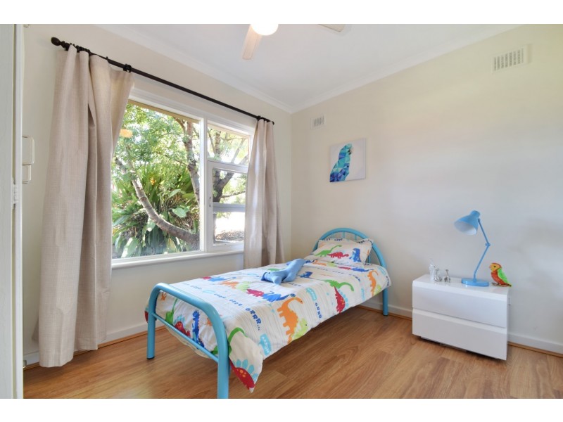 1 Emerald Road, Morphett Vale SA 5162