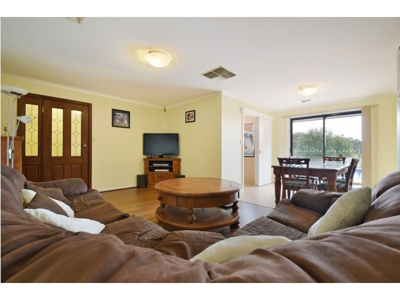 13 Caspian Court, Woodcroft SA 5162