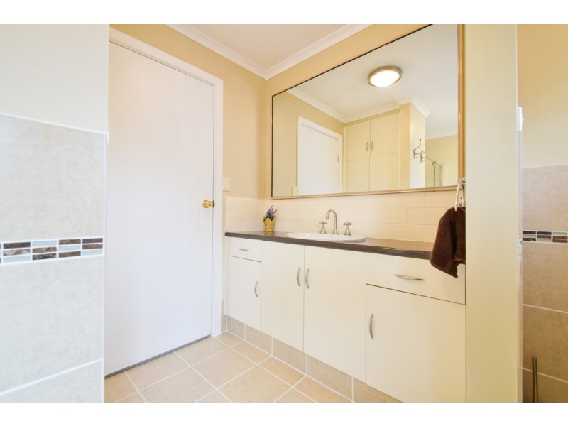 13 Caspian Court, Woodcroft SA 5162