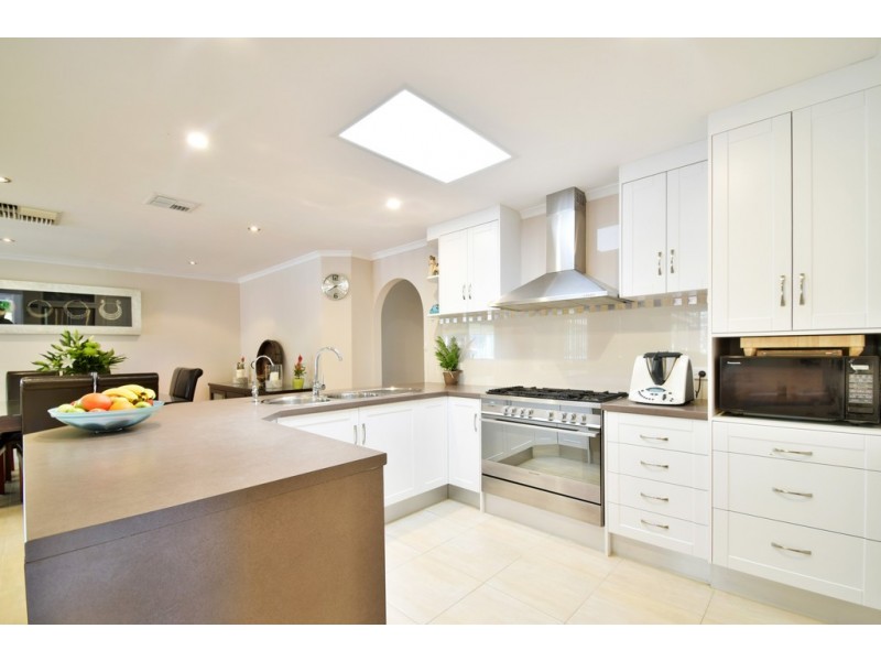 12 McCormack Crescent, Woodcroft SA 5162