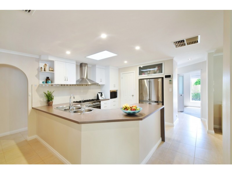 12 McCormack Crescent, Woodcroft SA 5162