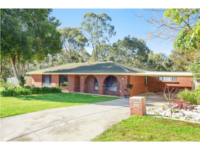 8 Bradman Court, Morphett Vale SA 5162