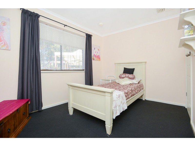 8 Bradman Court, Morphett Vale SA 5162