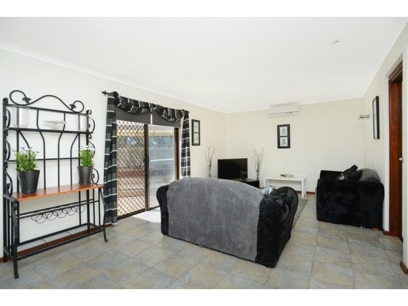 8 Bradman Court, Morphett Vale SA 5162
