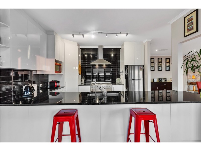 14 Corrimal Avenue, Noarlunga Downs SA 5168