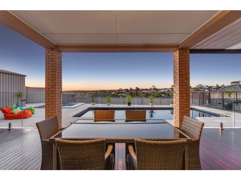 14 Corrimal Avenue, Noarlunga Downs SA 5168