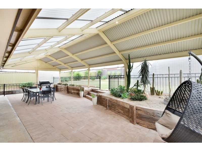 35 Barton Drive, Trott Park SA 5158