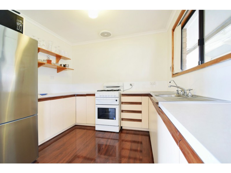 35 Barton Drive, Trott Park SA 5158