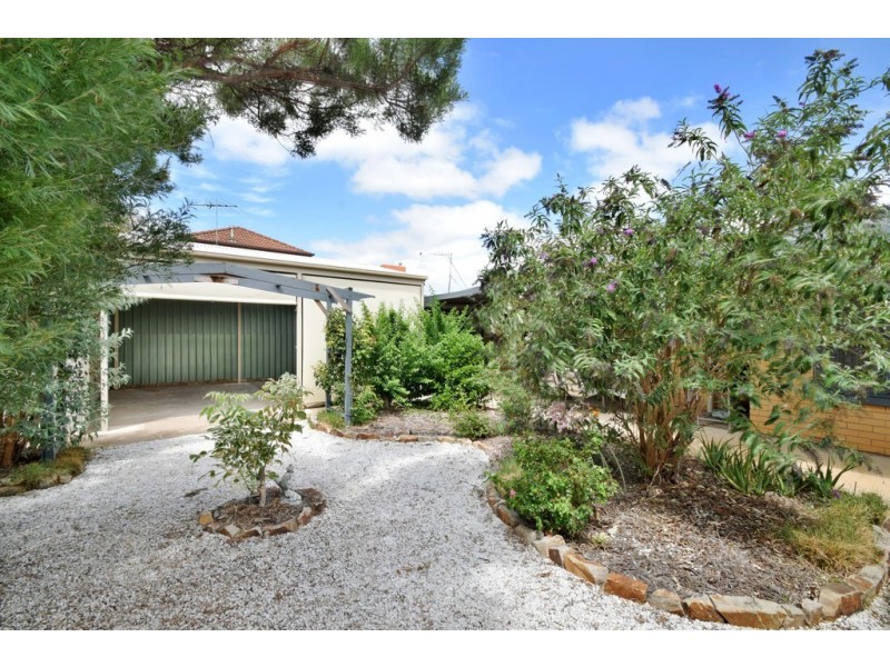 8 Wakefield Avenue, Morphett Vale SA 5162