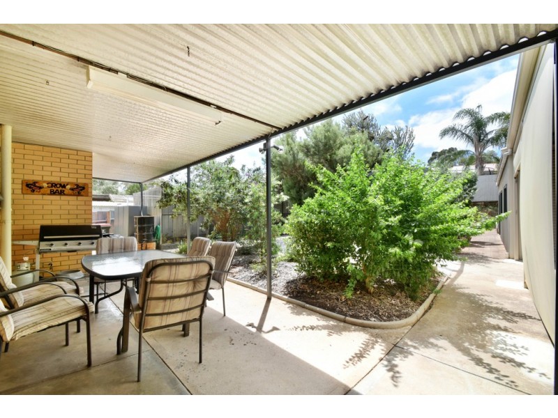 8 Wakefield Avenue, Morphett Vale SA 5162