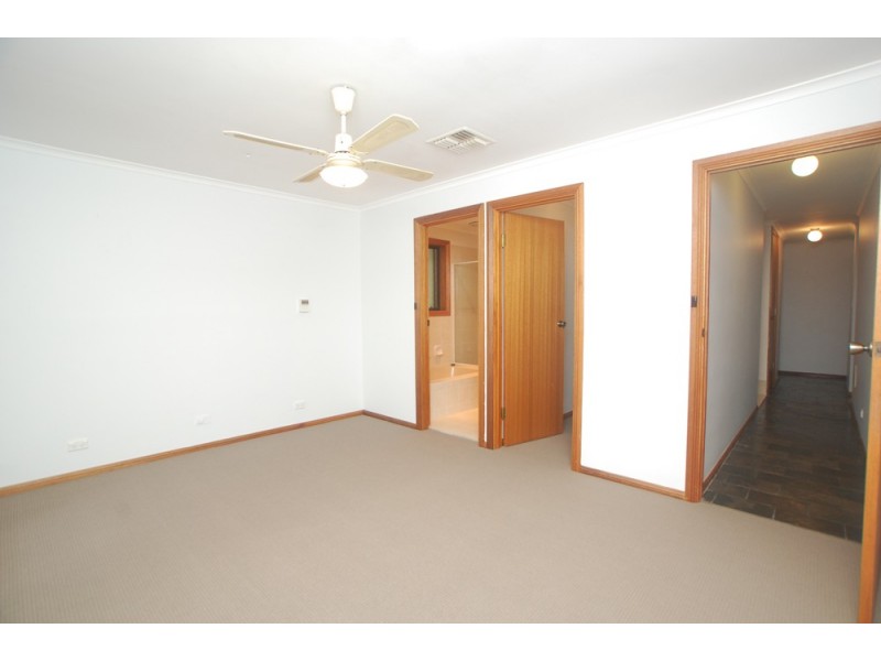 42 Alison Drive, Happy Valley SA 5159