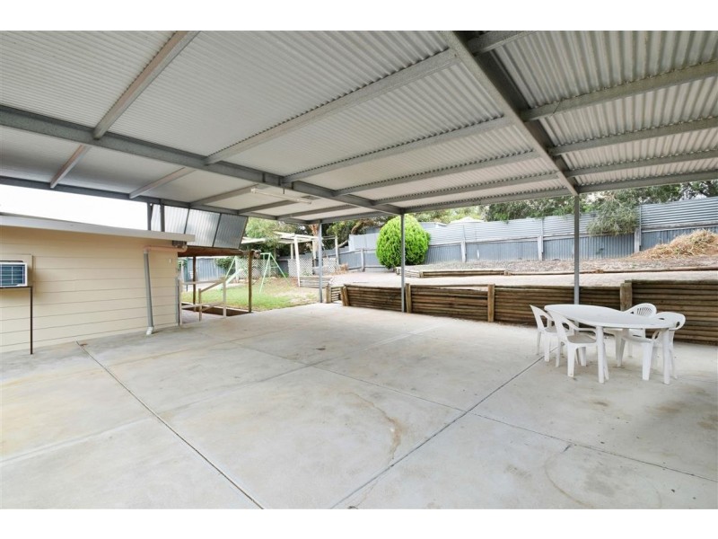 11 Susan Road, Hackham SA 5163