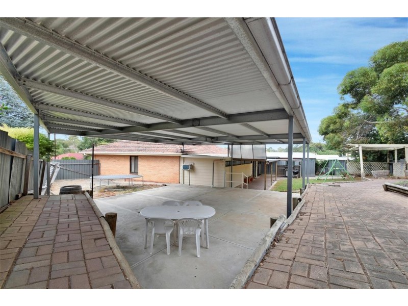 11 Susan Road, Hackham SA 5163