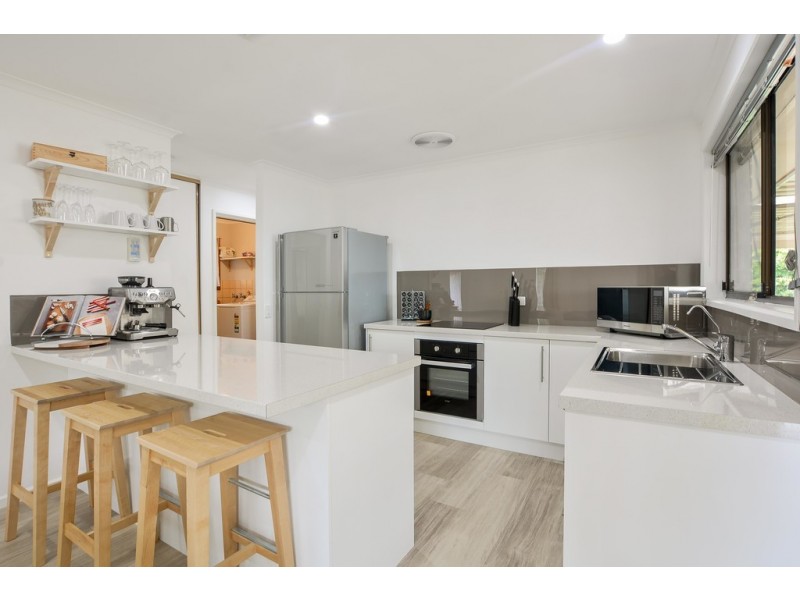 16 Hele Crescent, Trott Park SA 5158