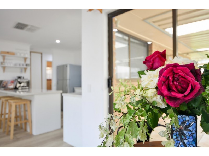 16 Hele Crescent, Trott Park SA 5158