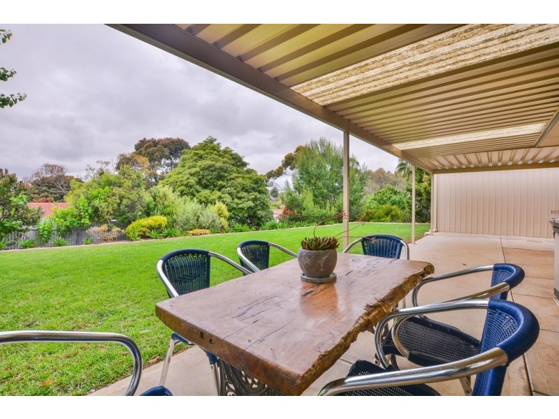 16 Hele Crescent, Trott Park SA 5158