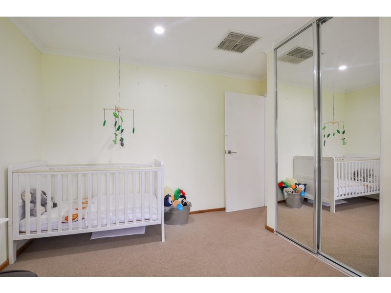 16 Hele Crescent, Trott Park SA 5158