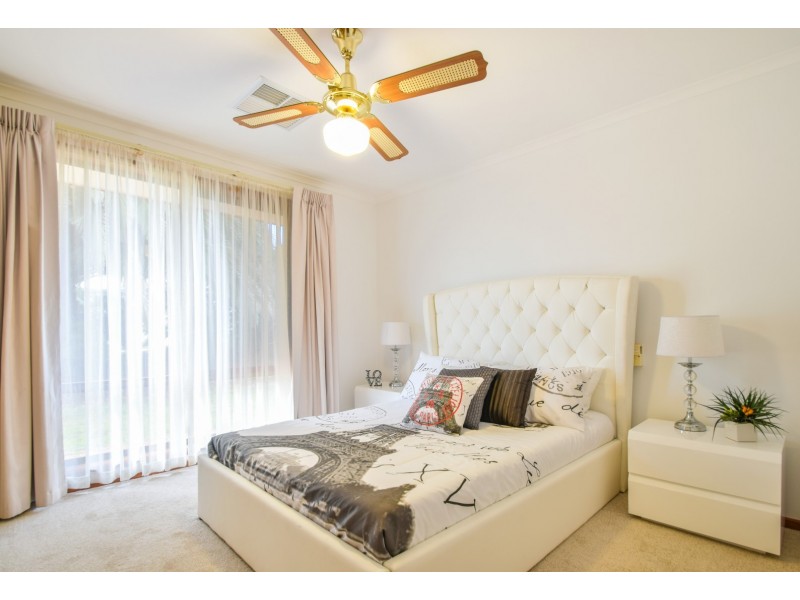 13 Wistow Crescent, Trott Park SA 5158