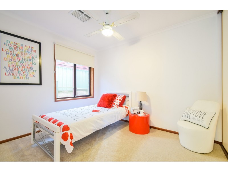 13 Wistow Crescent, Trott Park SA 5158