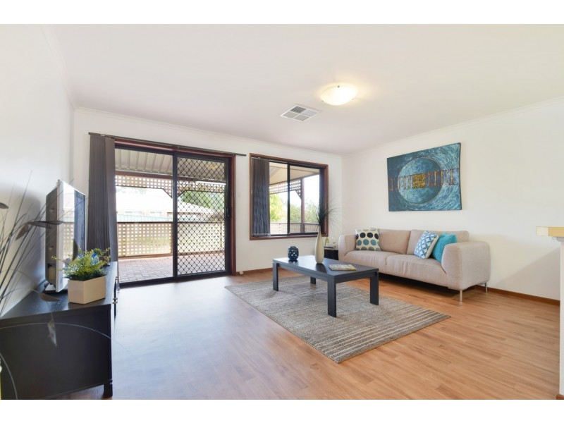 13 Wistow Crescent, Trott Park SA 5158