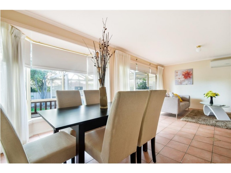 10 Dorrien Avenue, Woodcroft SA 5162