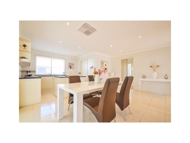 8 Liza Road, Happy Valley SA 5159