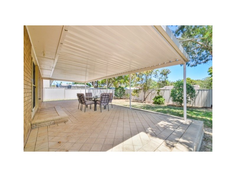 8 Liza Road, Happy Valley SA 5159