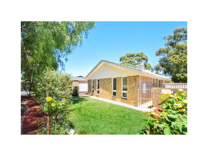 8 Liza Road, Happy Valley SA 5159