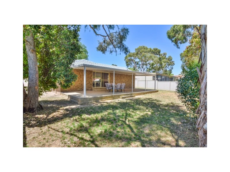 8 Liza Road, Happy Valley SA 5159