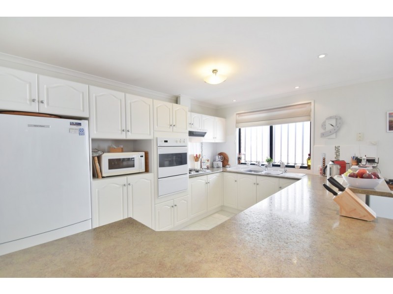 13 Paignton Close, Moana SA 5169