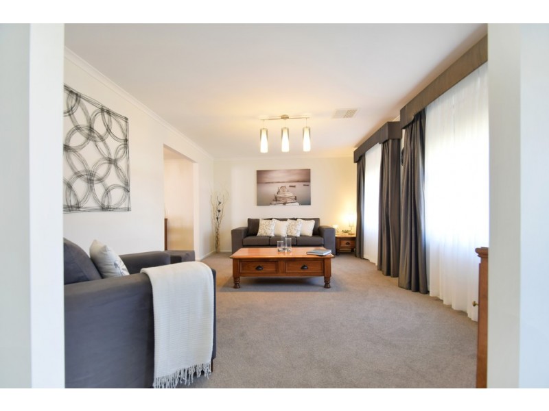 13 Paignton Close, Moana SA 5169